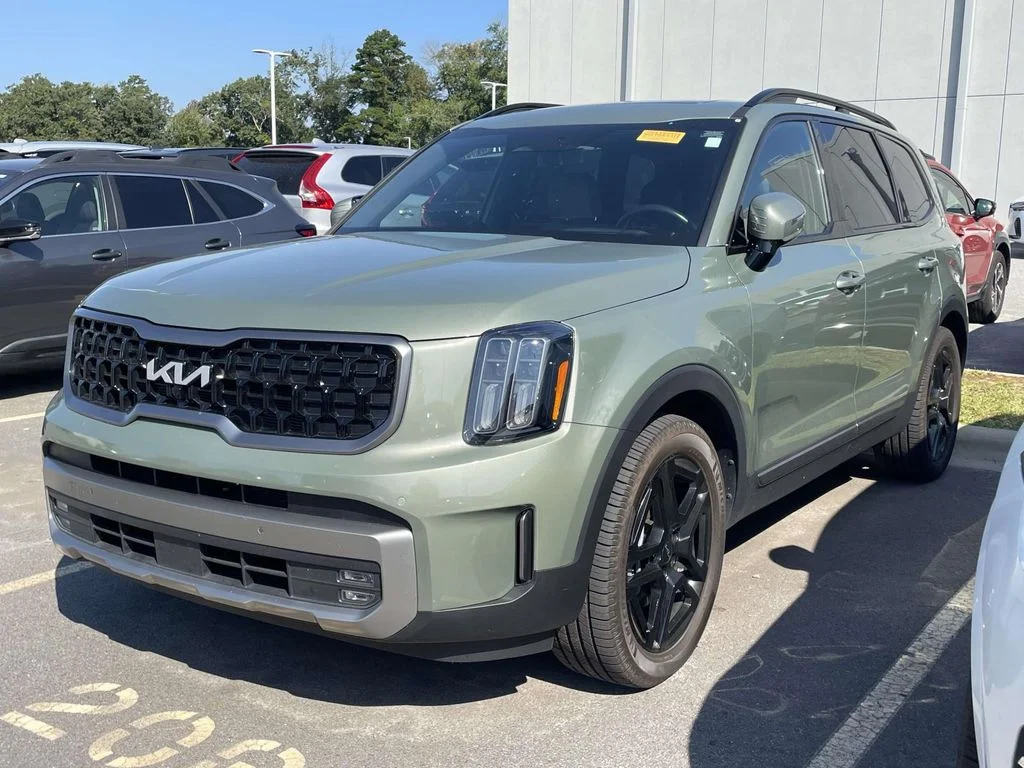 Used 2023 Jungle Green Kia SX Prestige X-Line image 2