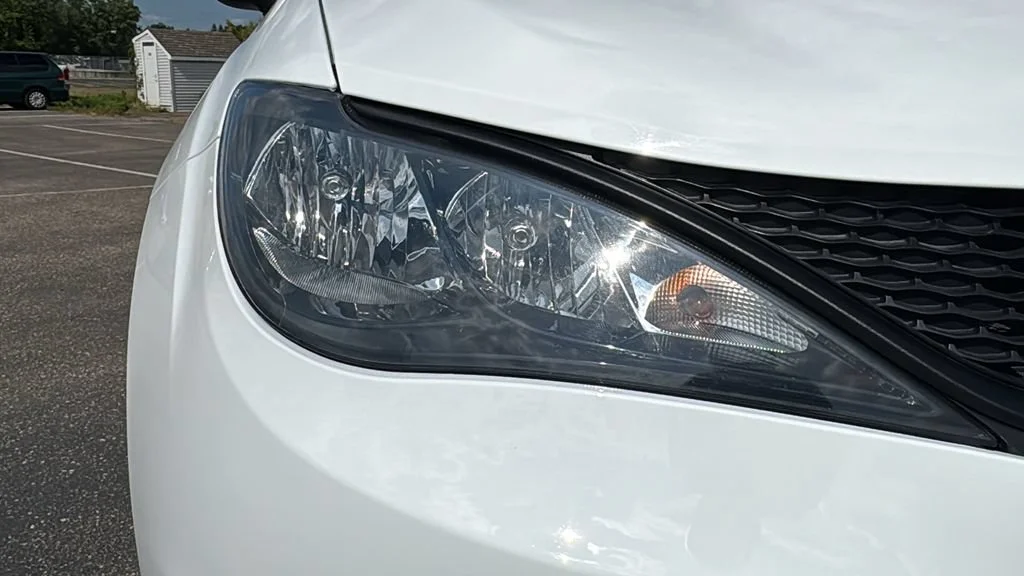 Used 2023 White Chrysler LX image 20