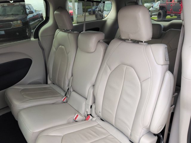 Used 2021 Silver Chrysler Touring L image 13