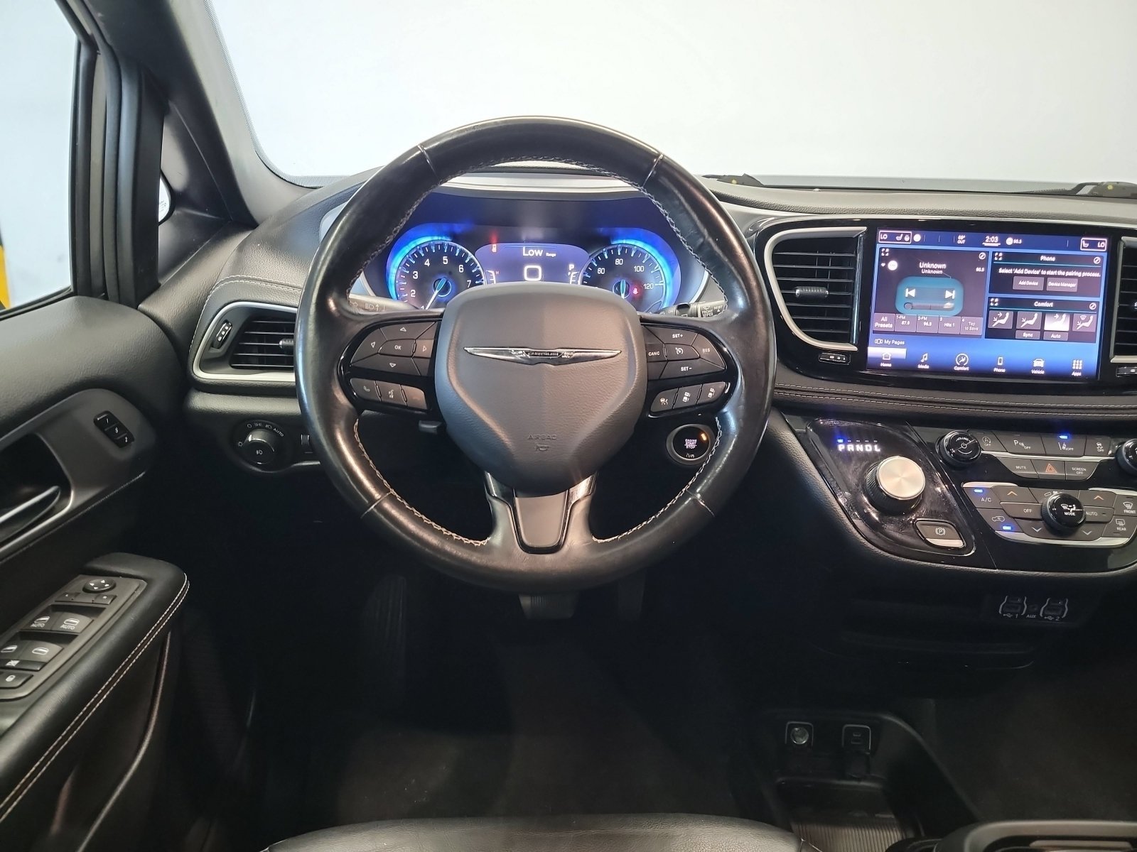 Used 2021 Granite Crystal Metallic Clearcoat Chrysler Touring L image 15