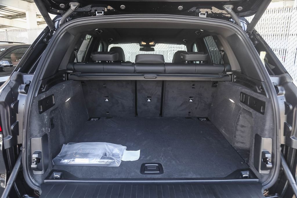 New 2026 Black Sapphire Metallic BMW xDrive40i image 22