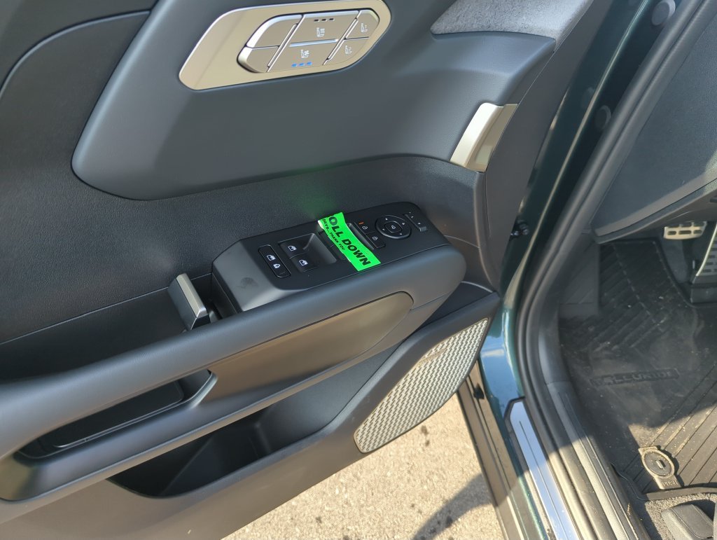 New 2027 Black Jade Green Kia SX image 18