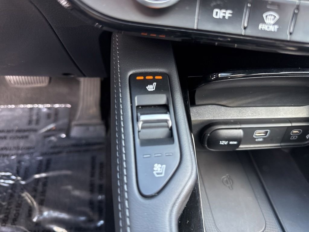 Used 2024 Black Kia EX X-Line image 25