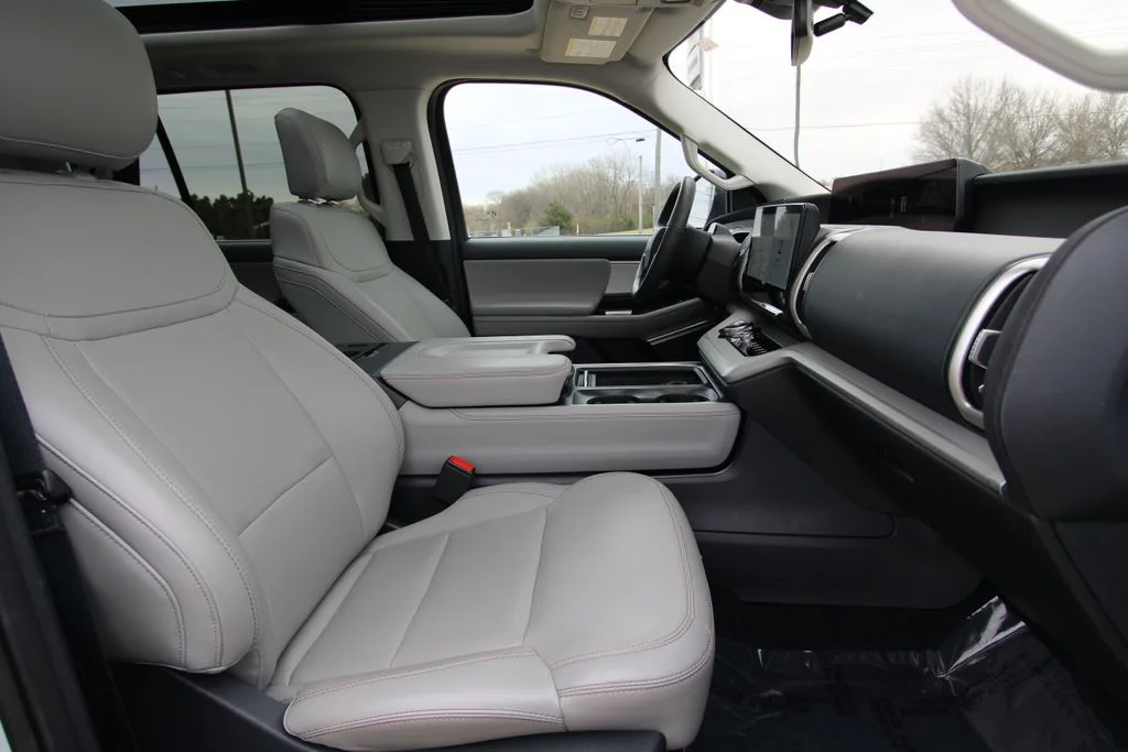 Used 2025 Space Silver Ford Active image 8