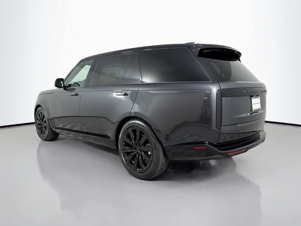 New 2026 Carpathian Grey Land Rover SE 7 Seats image 7