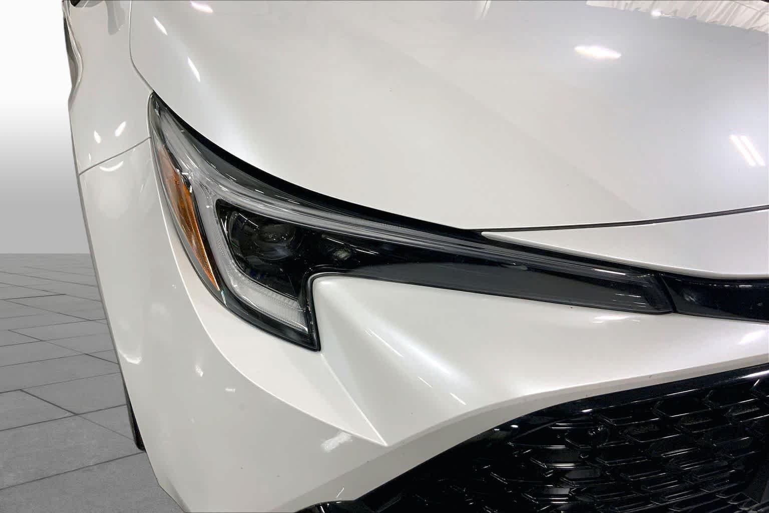Used 2024 Wind Chill Pearl Toyota SE image 28