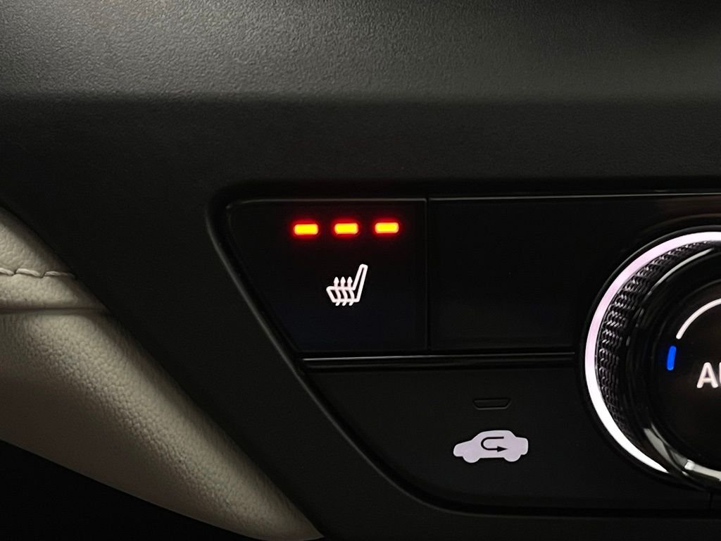 Used 2024 White Honda EX image 6