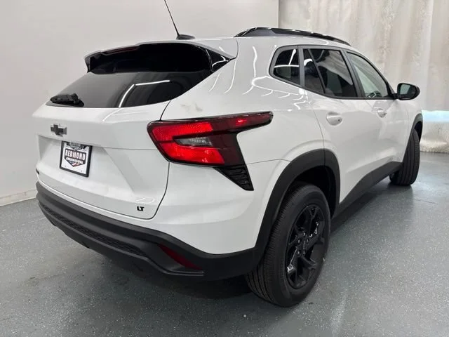 2026 Chevrolet Trax LT - Photo 8