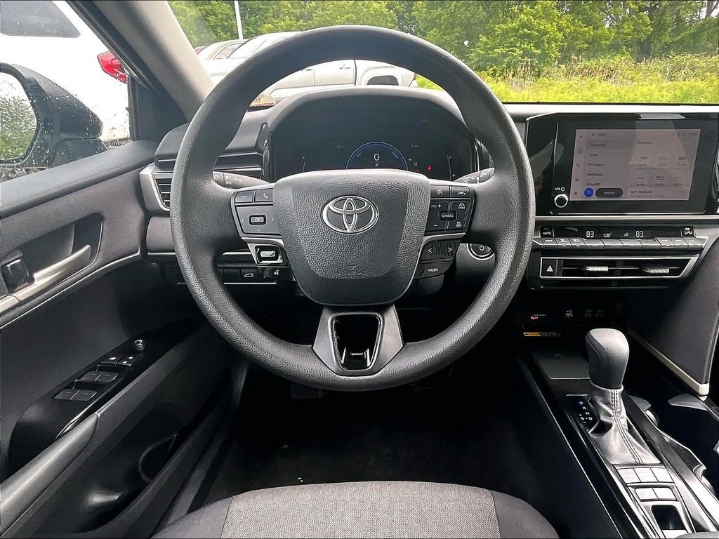 Used 2025 Silver Toyota LE image 17
