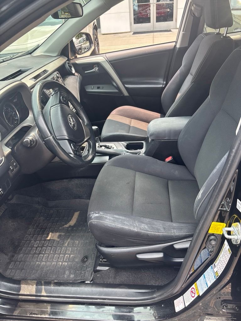 Used 2016 Black Toyota XLE image 11