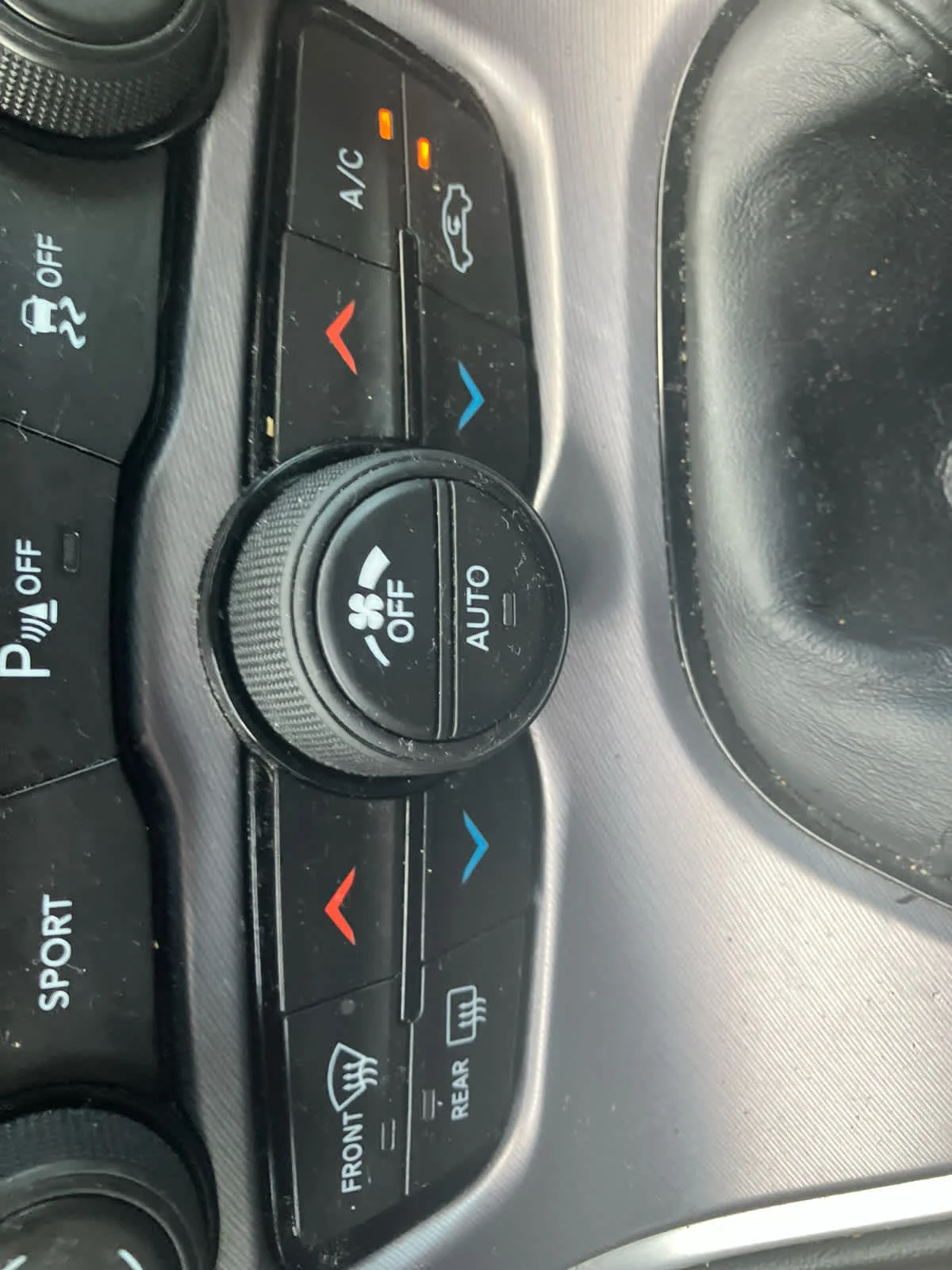 Used 2019 Pitch Black Clearcoat Dodge R/T image 25