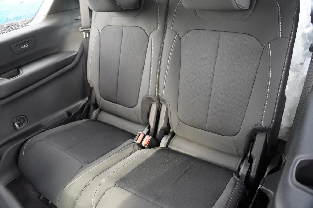 New 2026 Silver Zynith Exterior Paint Jeep Laredo image 12