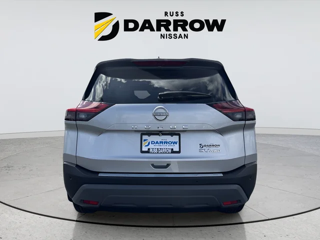Used 2023 Silver Nissan SV image 5