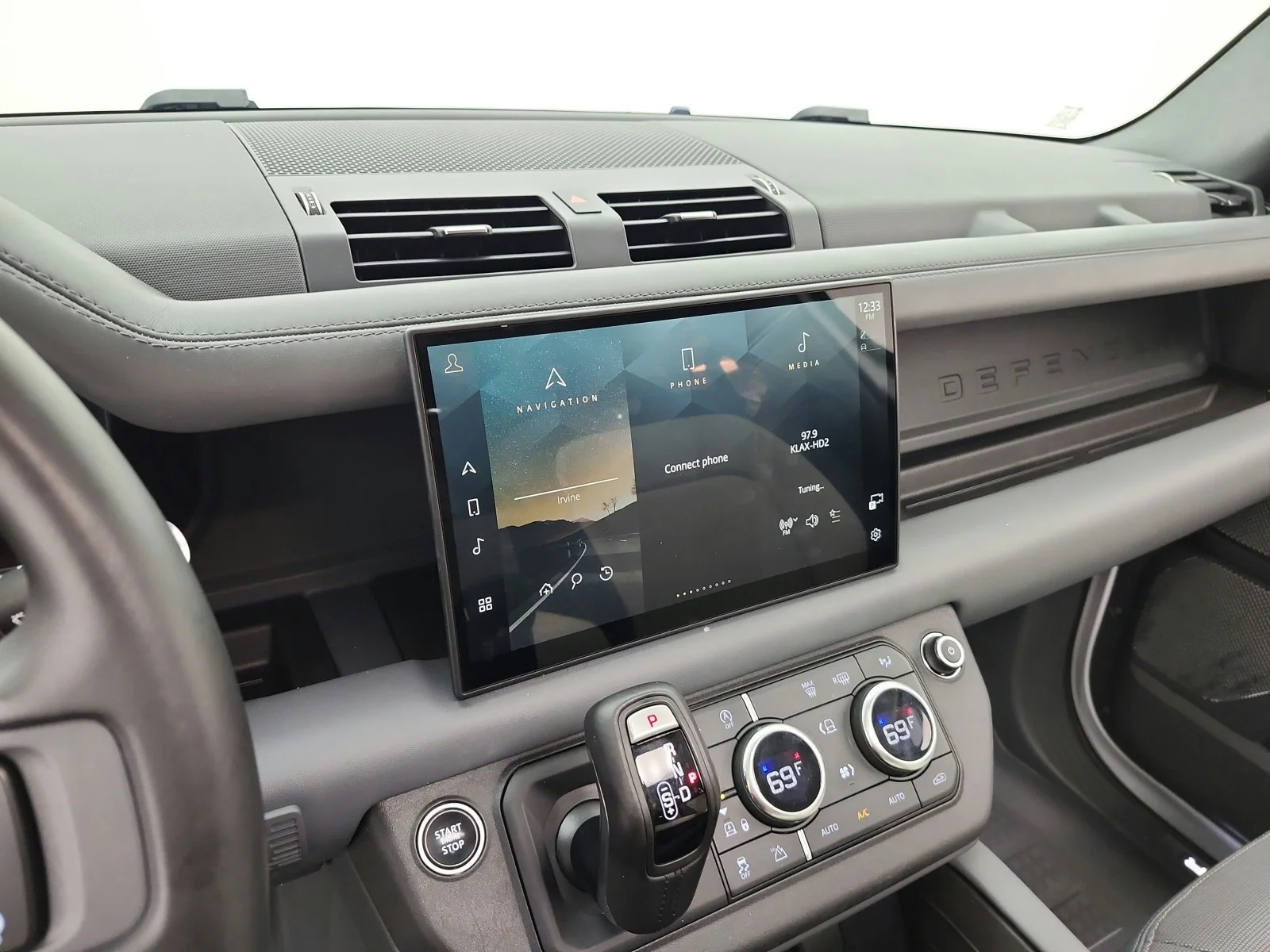 Used 2024 Fuji White Land Rover 130 P400 X-Dynamic SE image 14