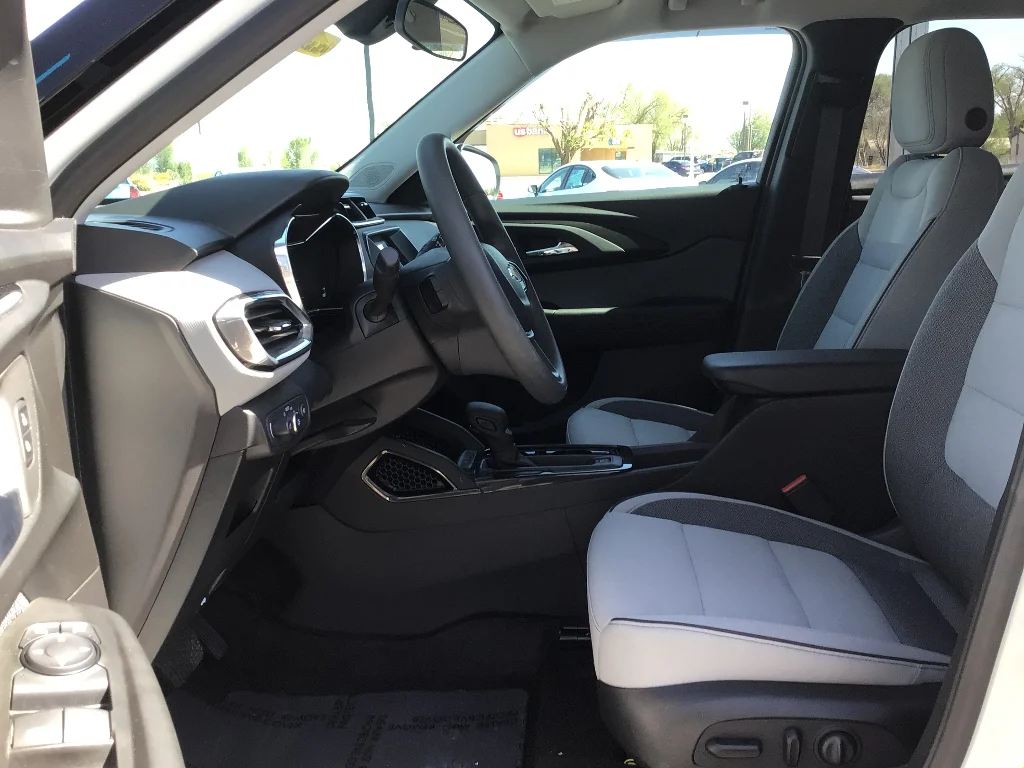 Used 2022 Summit White Chevrolet LT image 10
