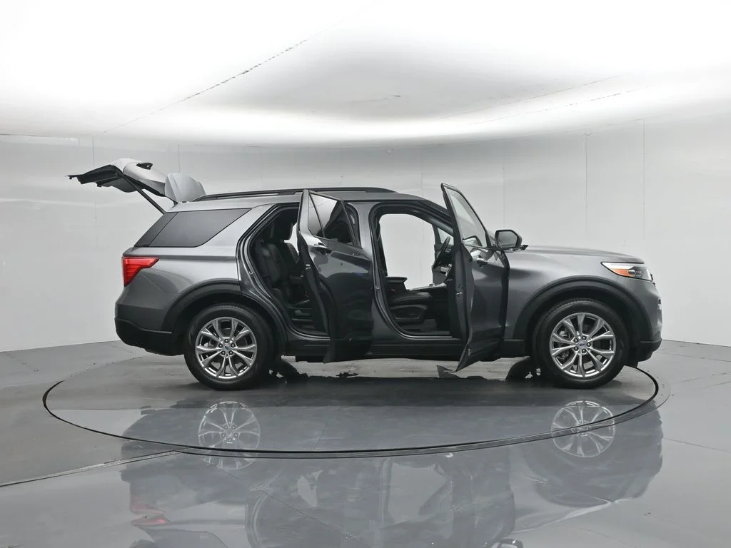 Certified Used 2023 Gray Ford XLT image 5