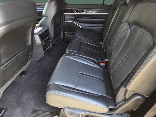 Used 2022 Silver Jeep Series III image 31