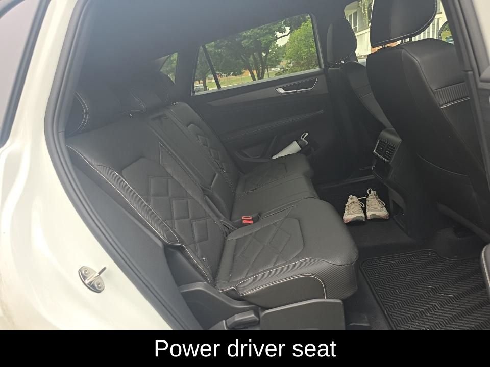 Used 2025 White Volkswagen 2.0T SE image 6