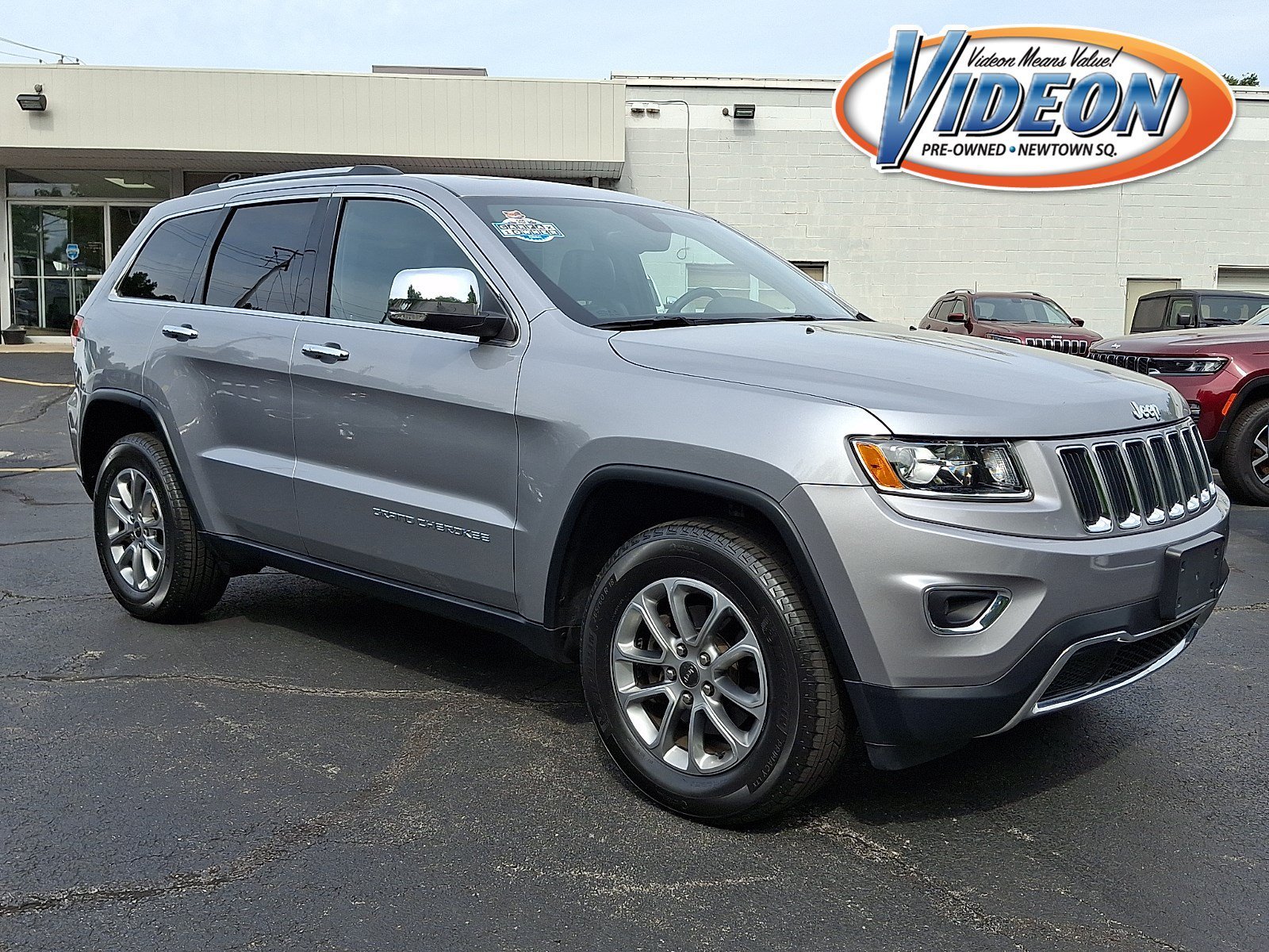 Certified Used 2016 Billet Silver Metallic Clearcoat Jeep Limited image 1