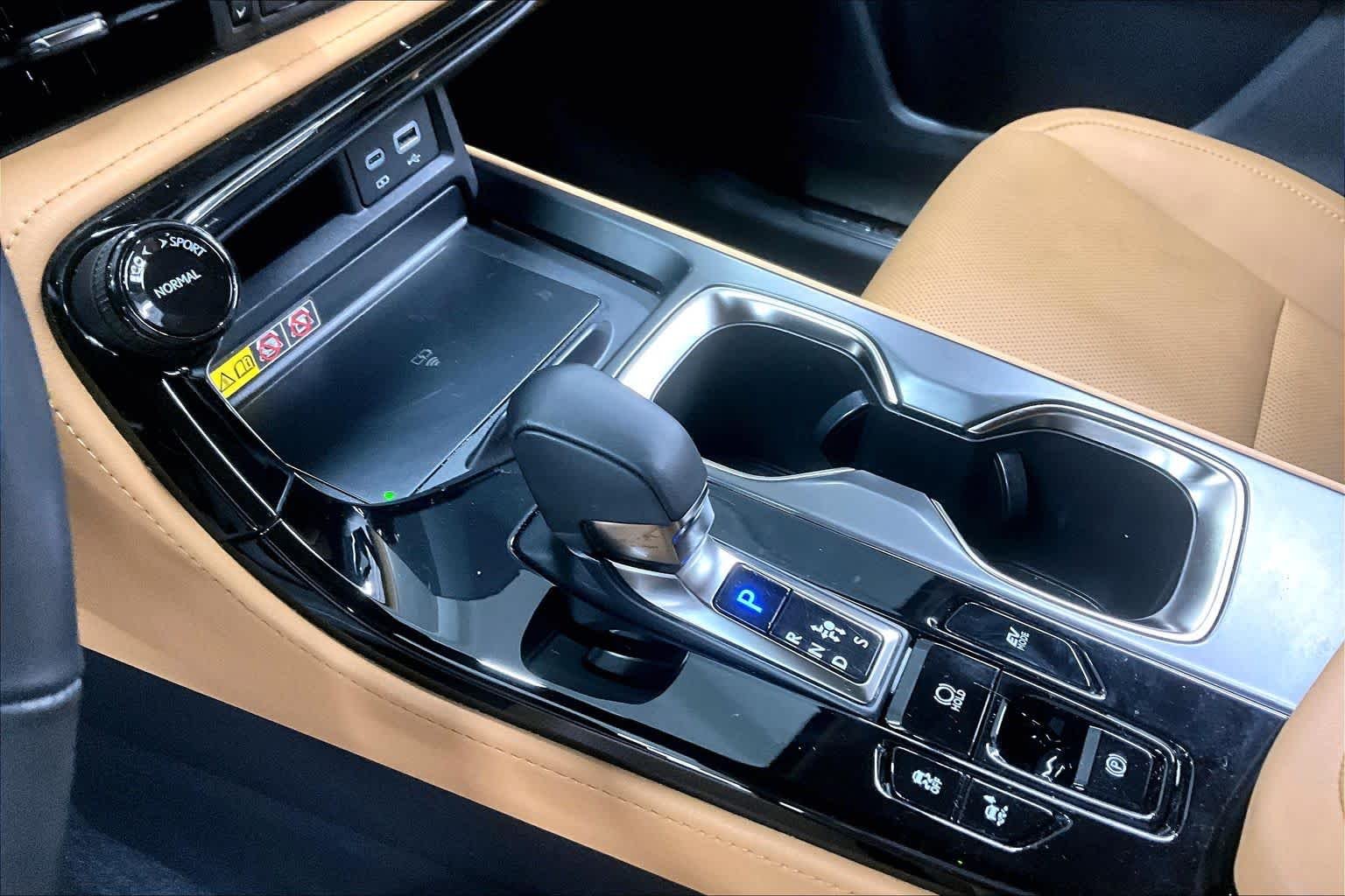 2025 Lexus NX Hybrid 350h - Photo 16