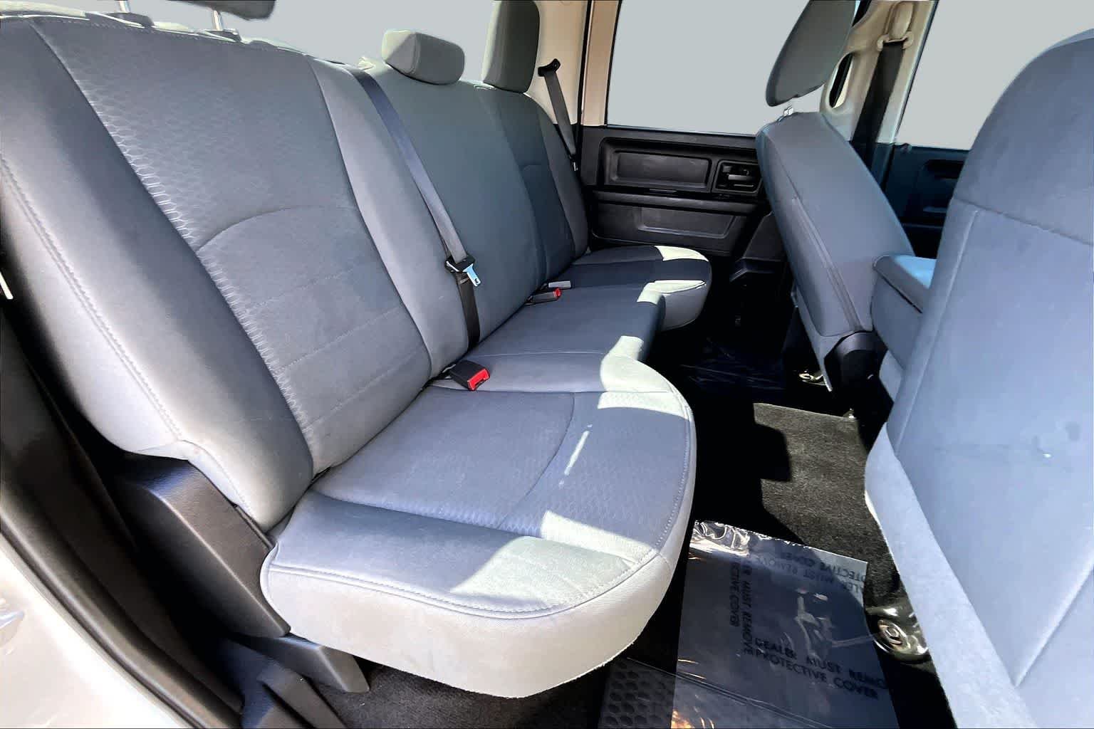Used 2015 Bright Silver Metallic Clearcoat Ram Express image 19