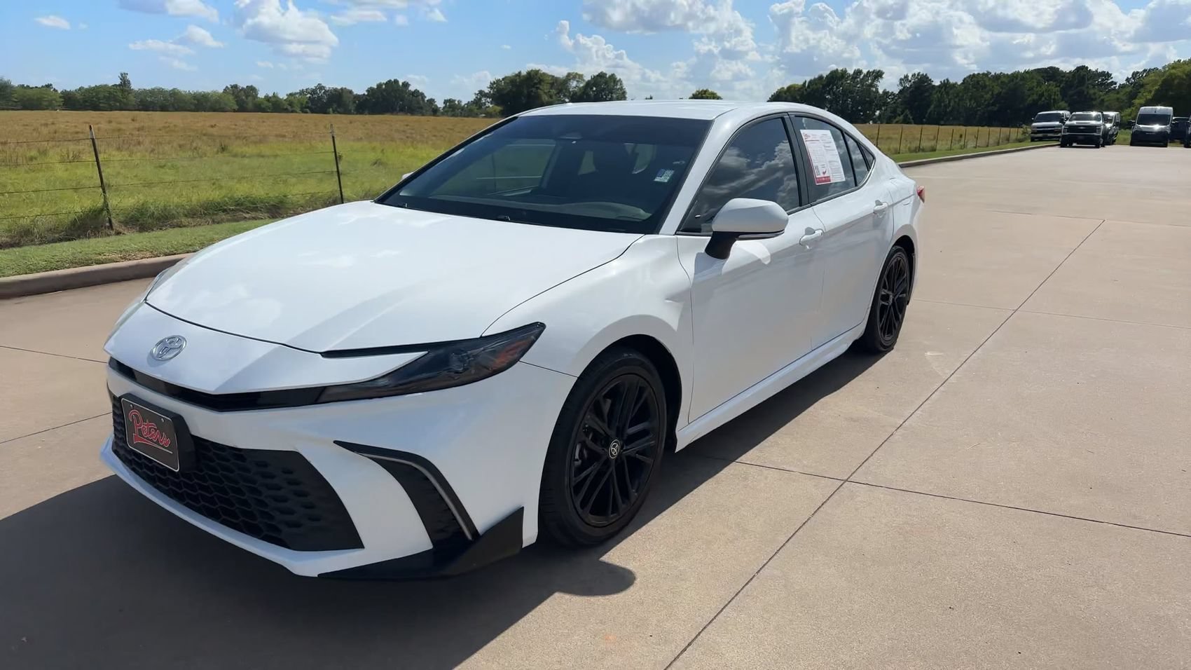 Used 2025 Ice Toyota SE image 4