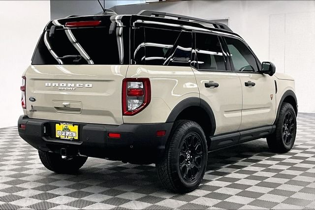 Used 2025 Desert Sand Ford Badlands image 14