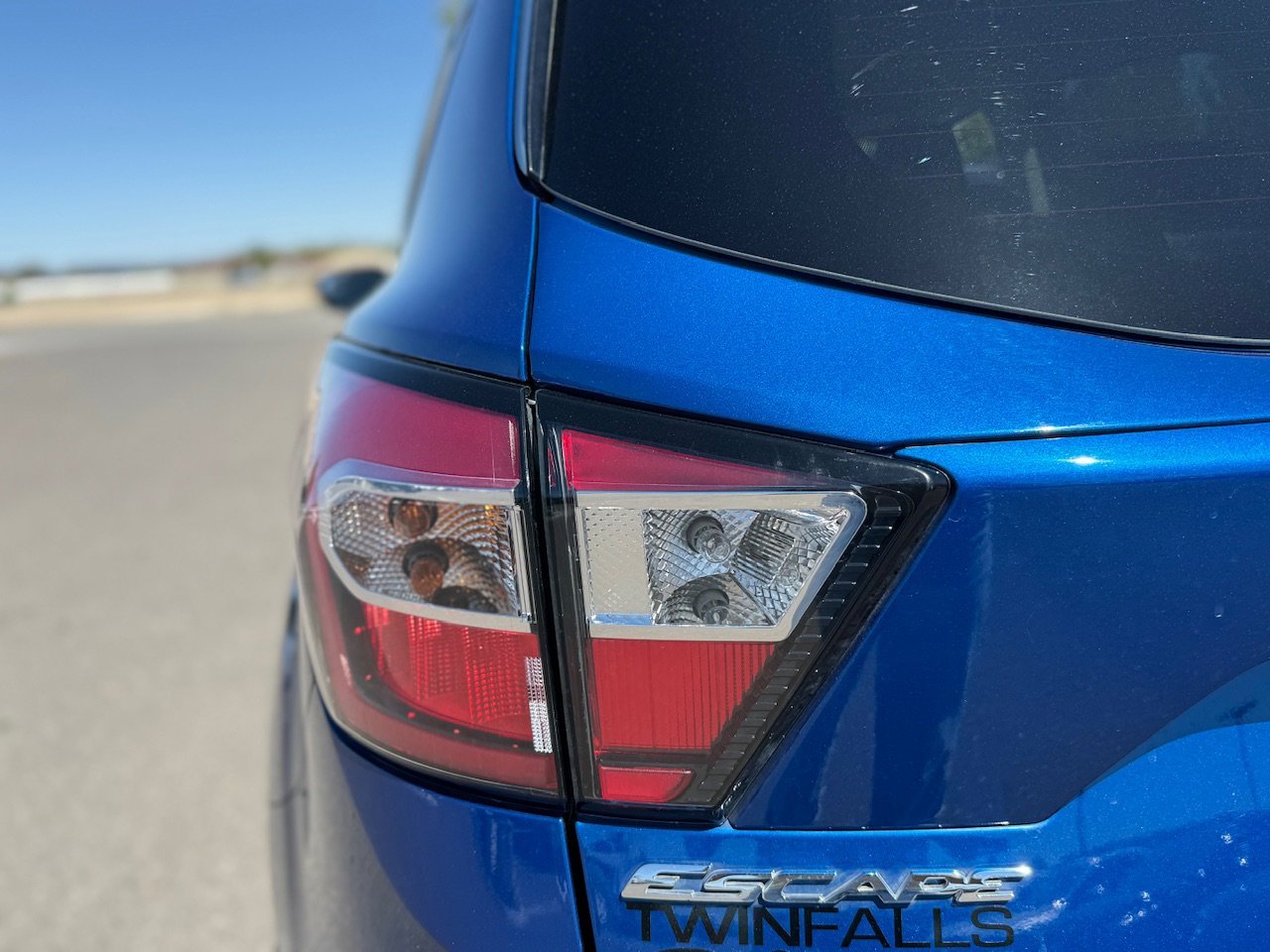 Used 2018 Lightning Blue Metallic Ford SE image 34