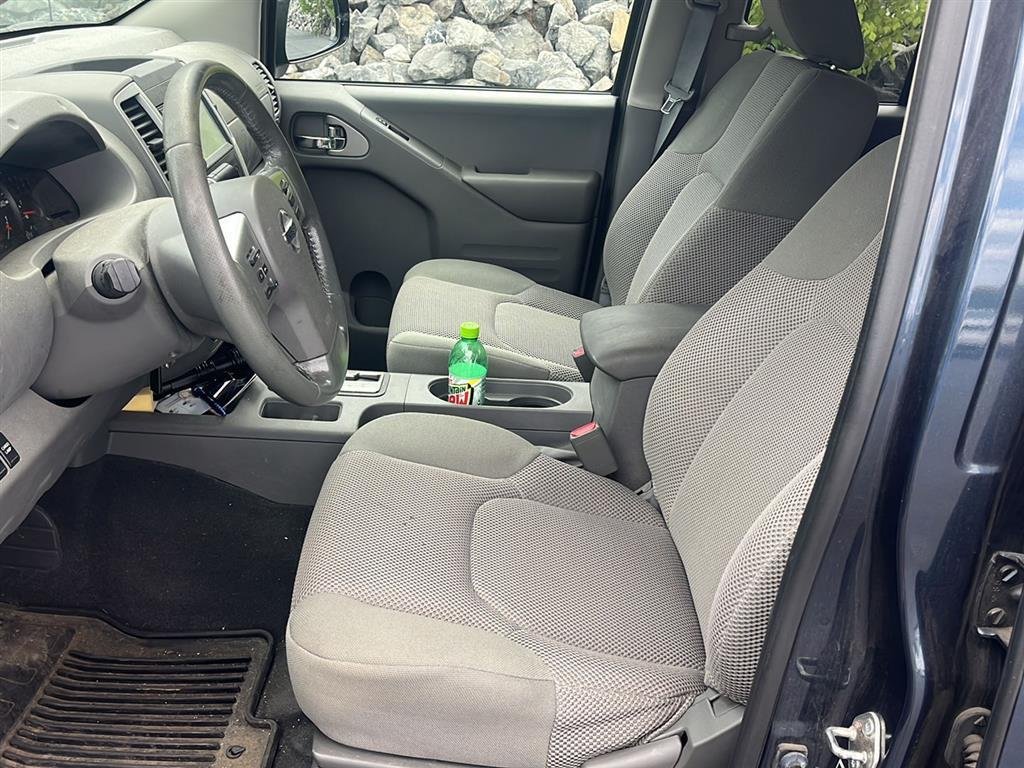 Used 2019 Arctic Blue Metallic Nissan SV image 11