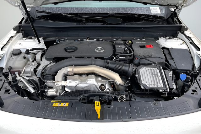 Certified Used 2025 White Mercedes-Benz GLB 250 image 11