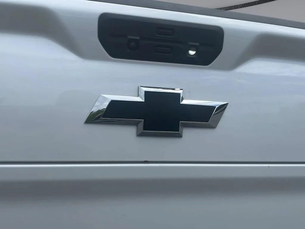 Used 2021 Iridescent Pearl Tricoat Chevrolet LT Trail Boss image 32