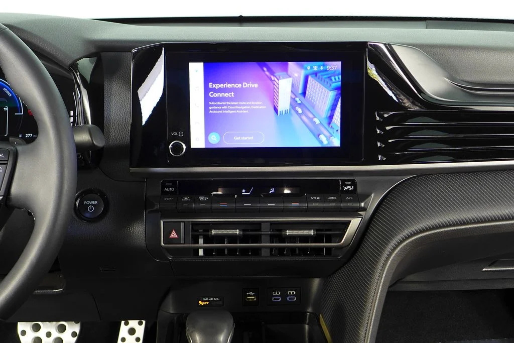 Used 2025  Toyota SE image 25