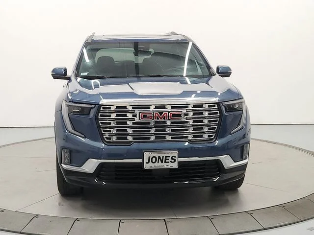 Used 2024  GMC Denali image 3