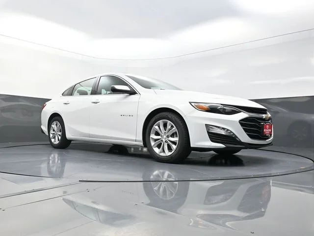 Used 2024 White Chevrolet LT image 32