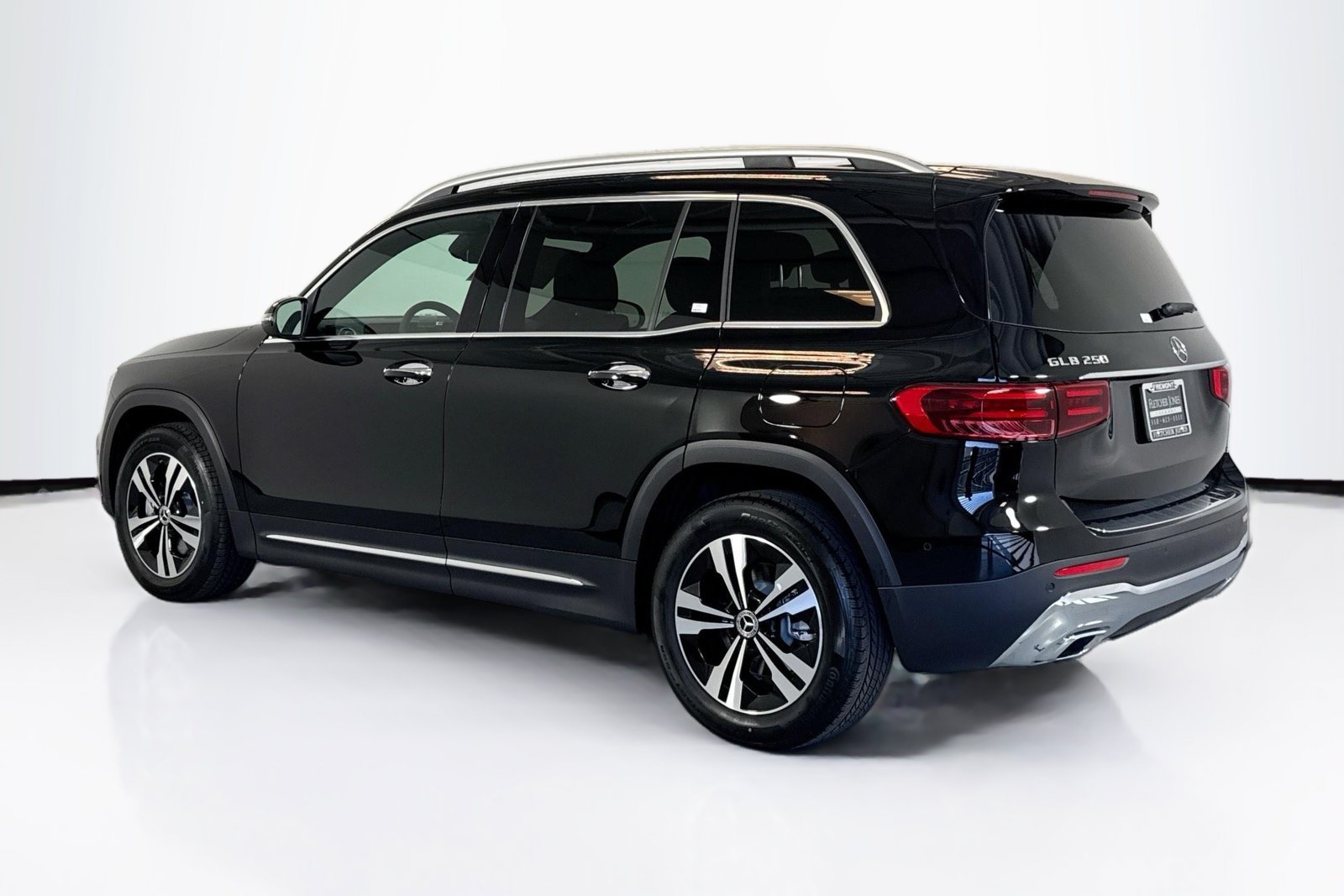 New 2026 Night Black Mercedes-Benz GLB 250 image 7