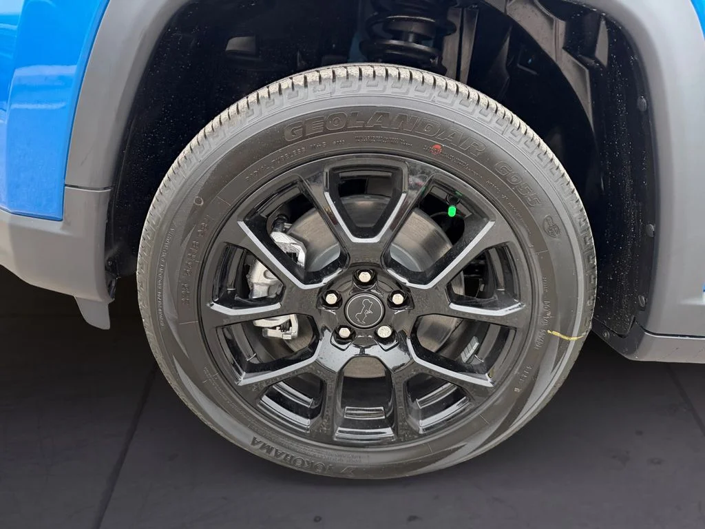 New 2026 Blue Jeep Latitude image 9