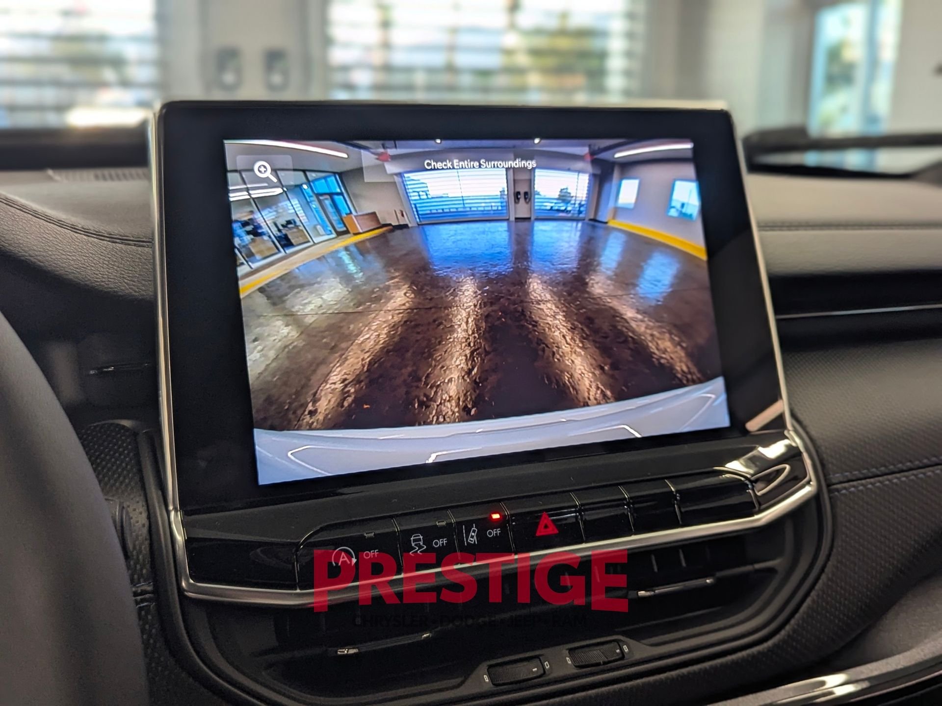 New 2026 Bright White Clearcoat Jeep Latitude image 18