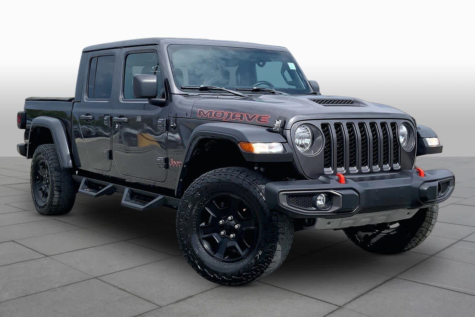 Used 2022 Granite Crystal Metallic Clearcoat Jeep Mojave image 3