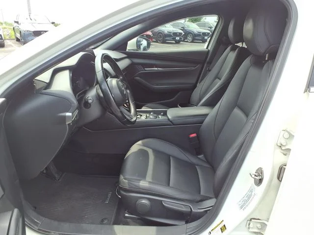 Used 2022 White Mazda Select image 21