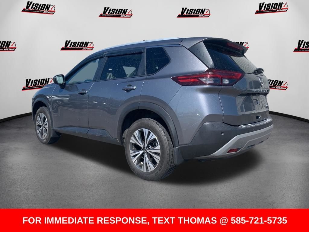 Used 2023 Gray Nissan SV image 3