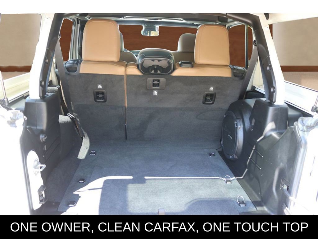 Used 2023 White Jeep Sahara image 15