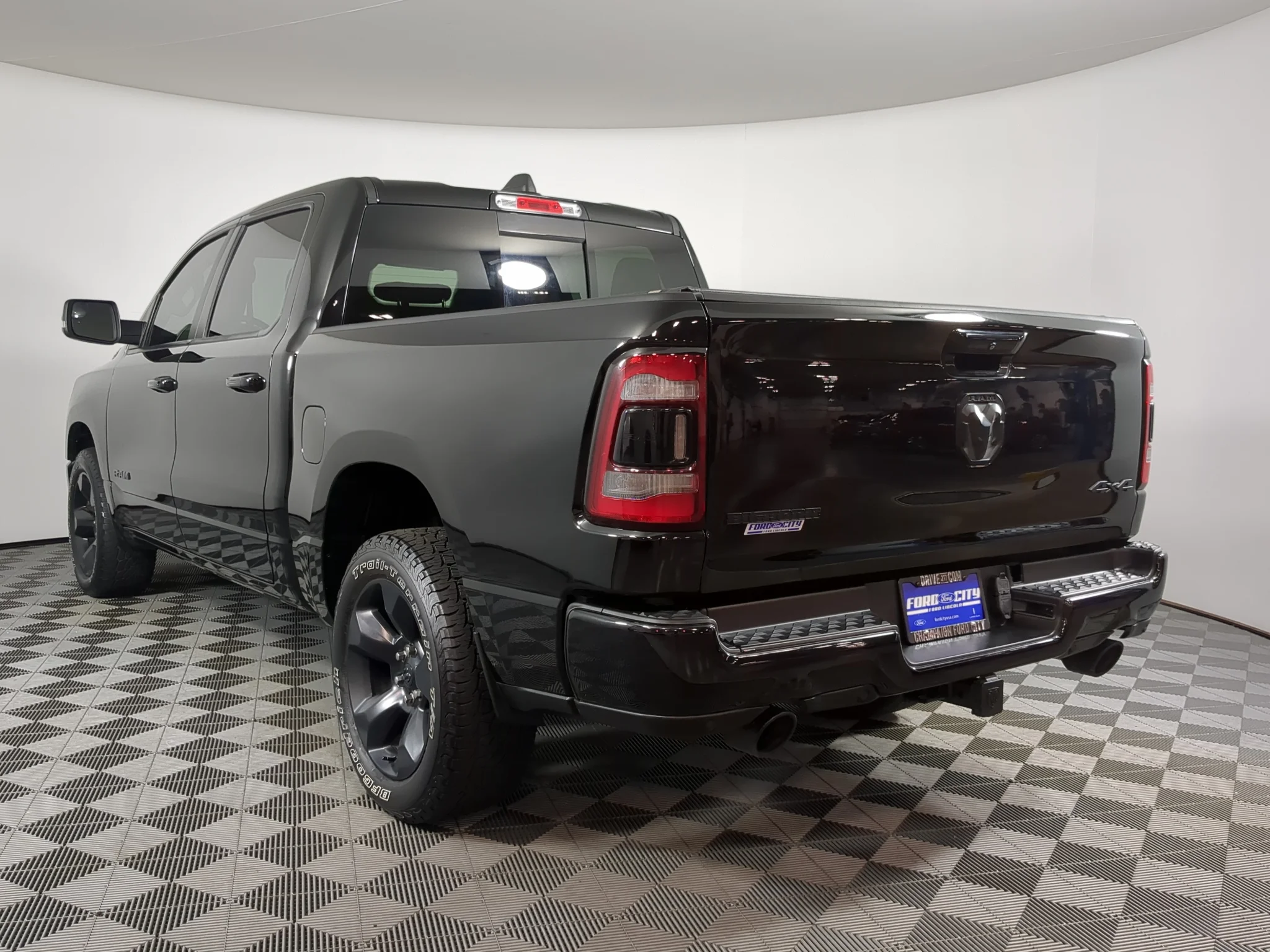 Used 2019 Black Ram Big Horn/Lone Star image 7