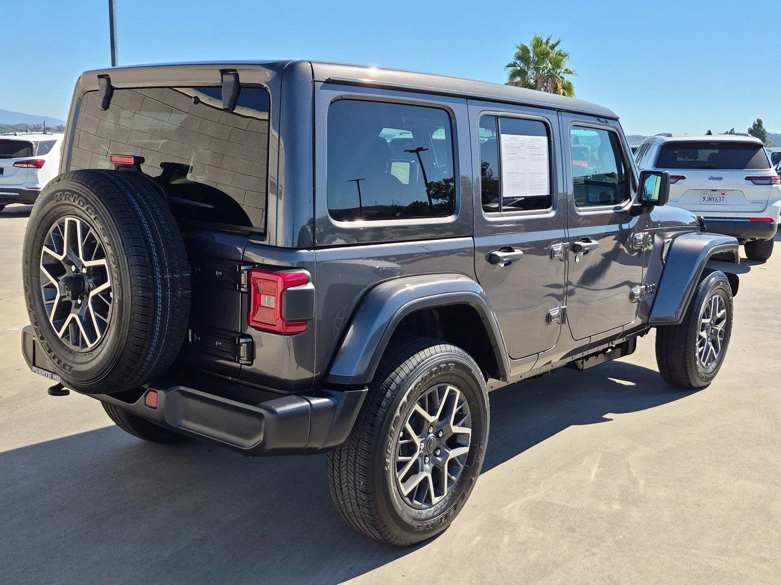 Certified Used 2026 Granite Crystal Metallic Clearcoat Jeep Sahara image 7