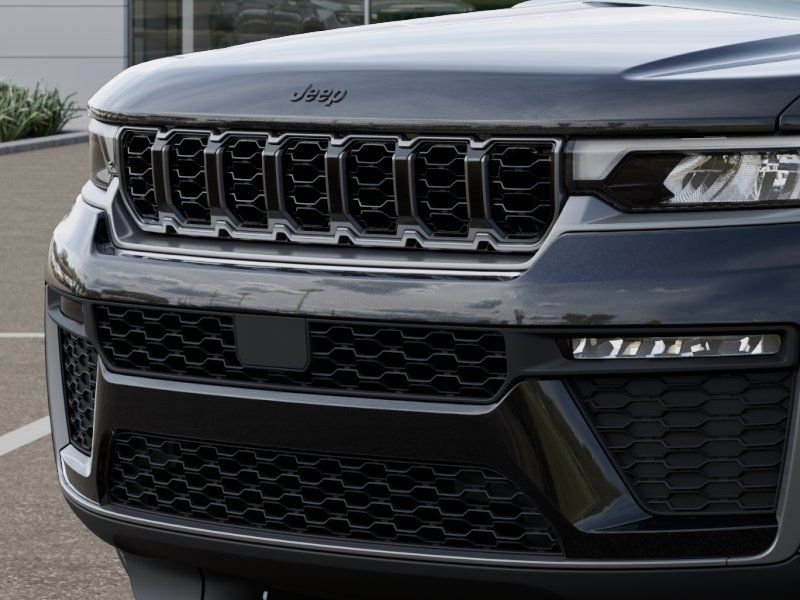 New 2026 Diamond Black Crystal Pearl-Coat Exterior Paint Jeep Limited image 11