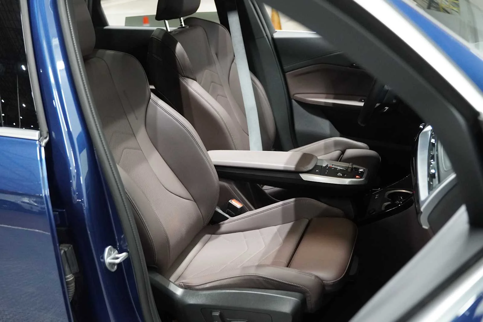 Used 2025 Phytonic Blue Metallic BMW xDrive28i image 11