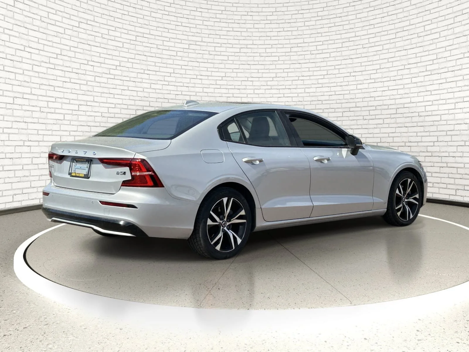 Used 2023 Platinum Grey Metallic Volvo Core Dark Theme image 5