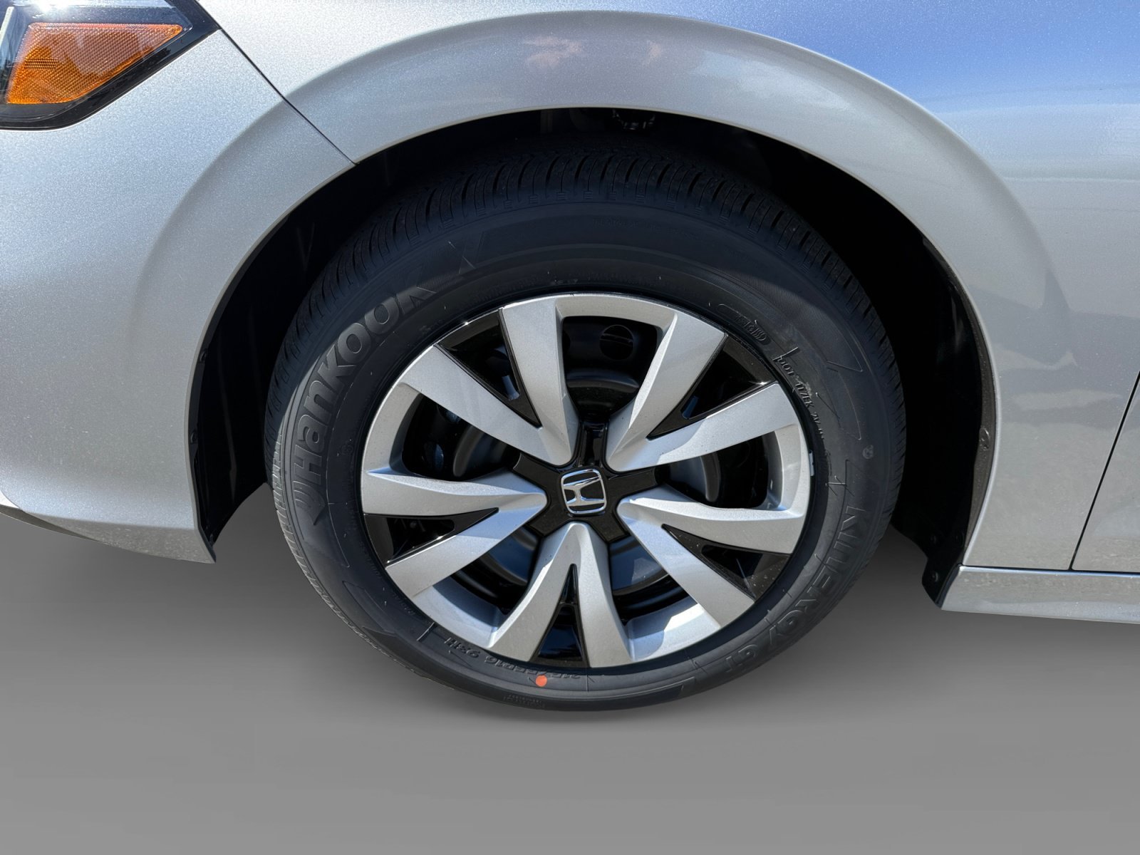 New 2026 Solar Silver Metallic Honda LX image 9