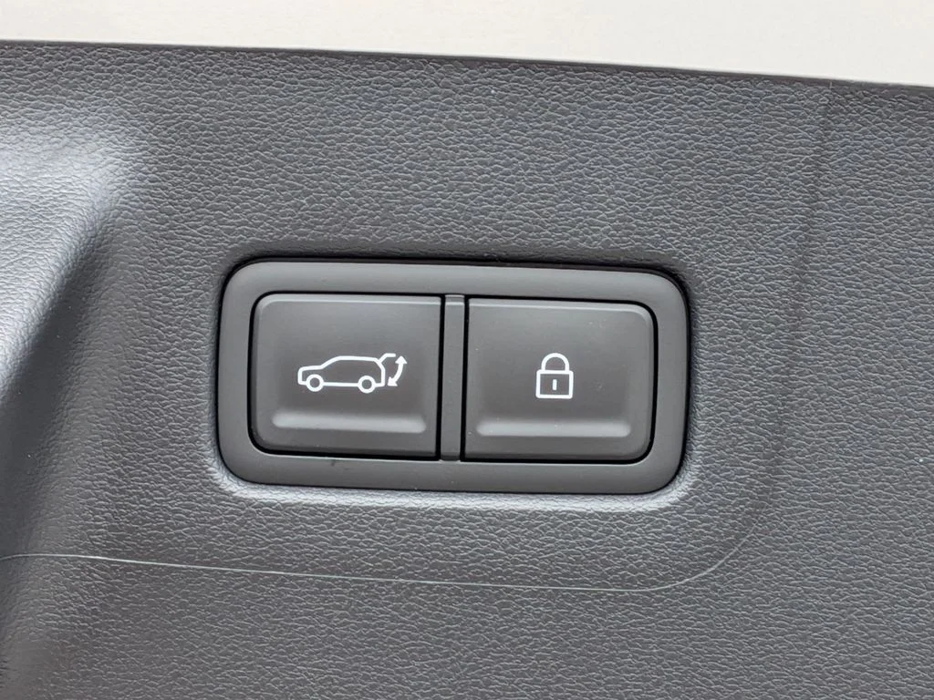 New 2026 White Hyundai SE image 28