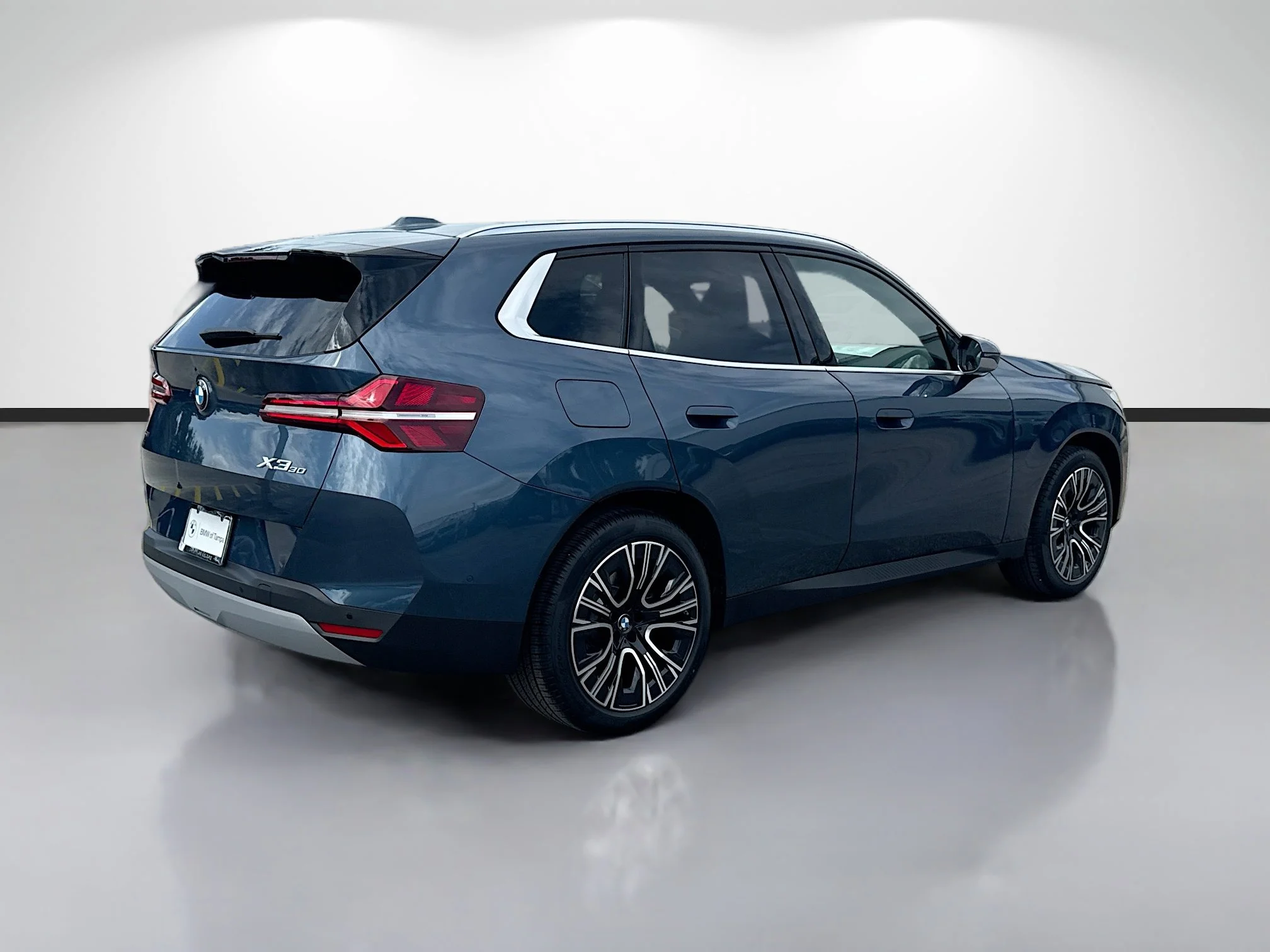 New 2026 Arctic Race Blue metallic BMW 30 xDrive image 3