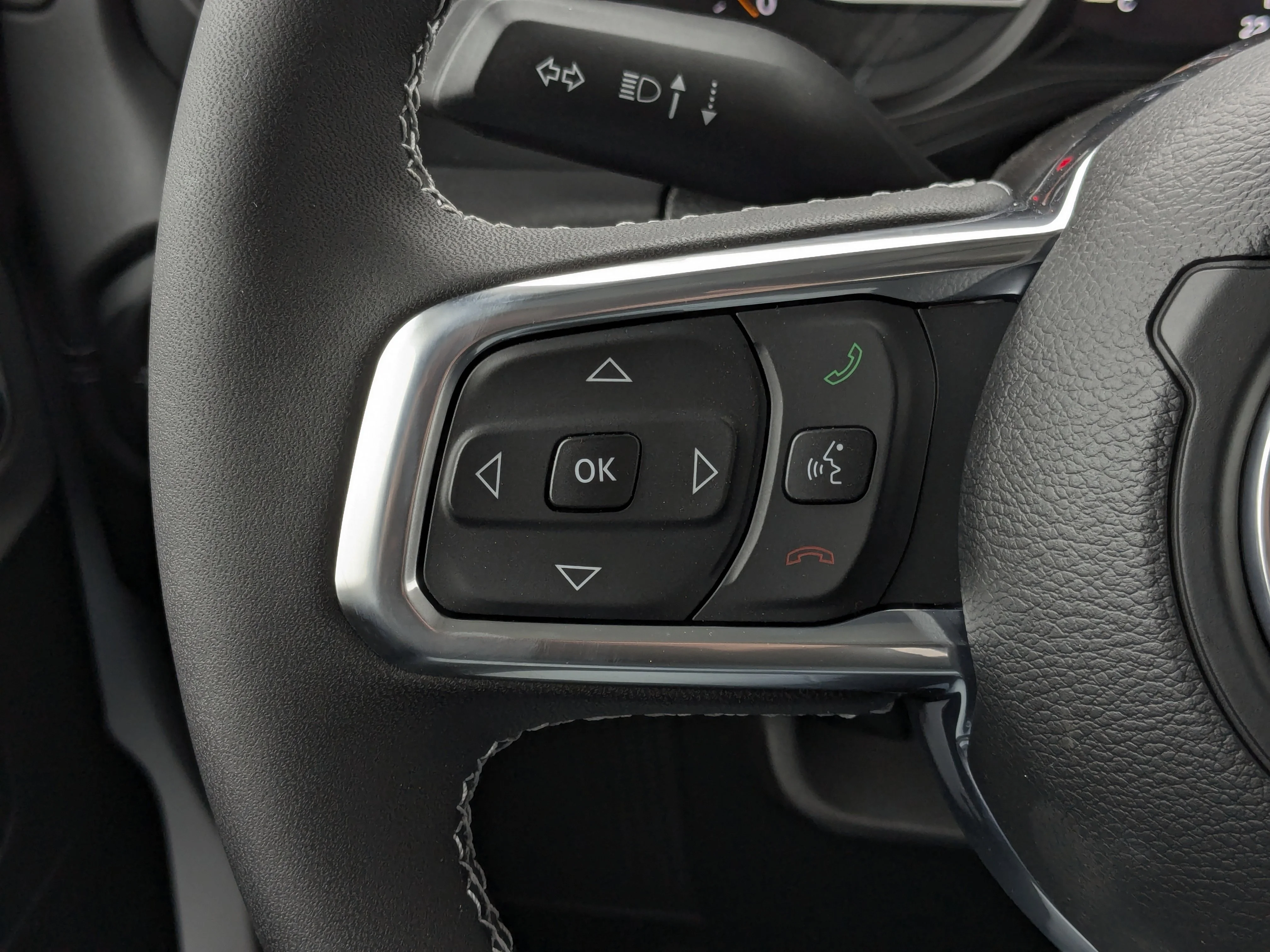New 2025 White Jeep Sahara - - McKinley Leather Seats - Technology Grp - Safety Grp - Alpine Prem Audio & Tons More! image 15